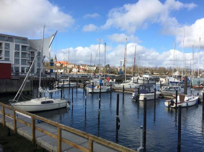 Im Bademantel An Den Strand Mit Terrasse Eckernförde Exterior foto